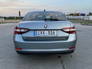 Skoda Superb foto 3