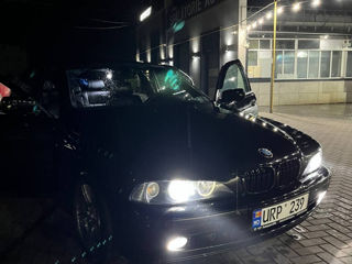 BMW 5 Series foto 2