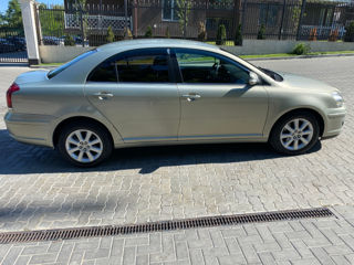 Toyota Avensis foto 5