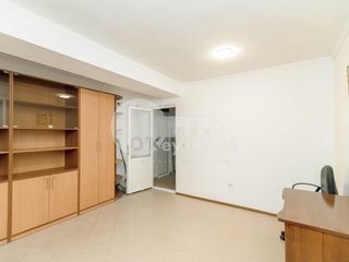 Centrul capitalei, oficiu cu reparație, prima linie, 200 € ! foto 3