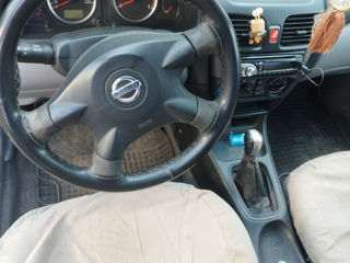 Nissan Almera foto 5