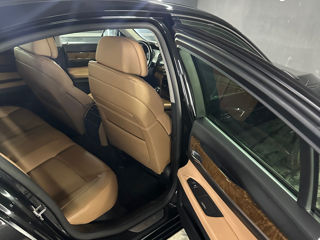 BMW 7 Series foto 3