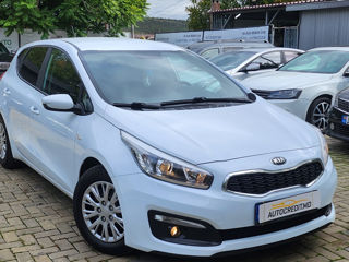 KIA Ceed foto 1