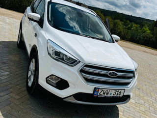 Ford Kuga foto 2