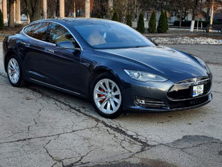 Tesla Model S foto 1