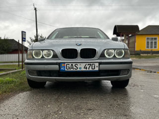 BMW 5 Series foto 2