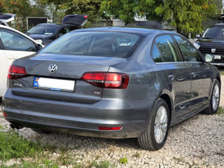 Volkswagen Jetta foto 4