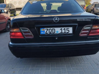 Mercedes E-Class foto 3