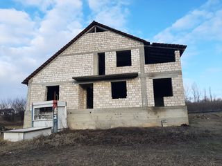 Spre vînzare casă în 2 nivele,10 ari(sură),200m2,com.Budeștii Noi foto 9