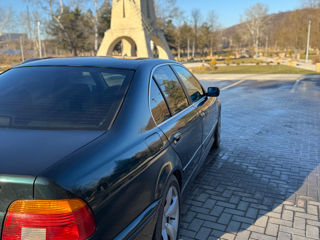 BMW 5 Series foto 4