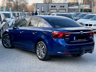 Toyota Avensis foto 5