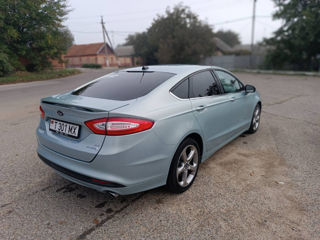 Ford Fusion foto 6