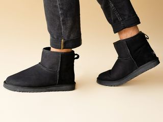 Ugg Classic Mini Black Unisex foto 3