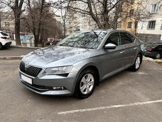 Skoda Superb foto 3