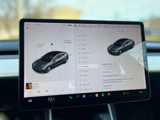 Tesla Model 3 foto 9