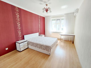 Apartament cu 3 camere, 140 m², Centru, Chișinău foto 5
