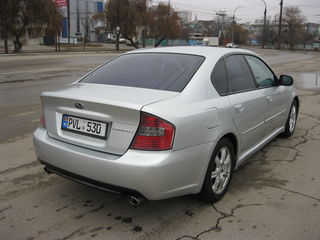 Subaru Legacy foto 5