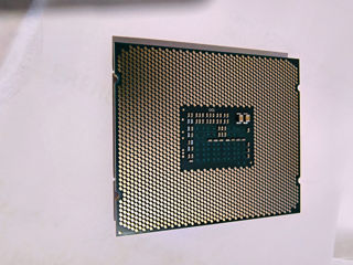 Xeon E5-2630v3 foto 2