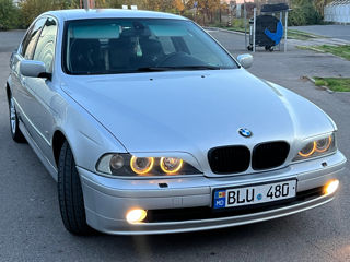 BMW 5 Series foto 2