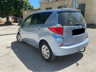 Toyota Verso-S foto 3