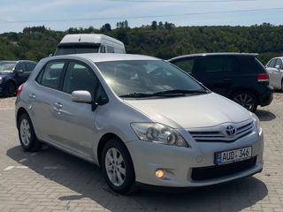 Toyota Auris foto 1