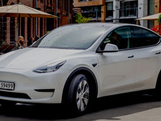 Tesla Model 3 foto 2