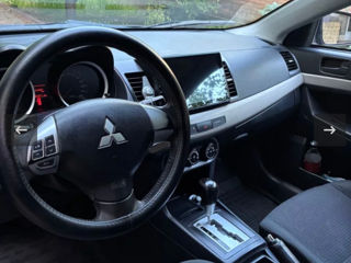 Mitsubishi Lancer foto 6