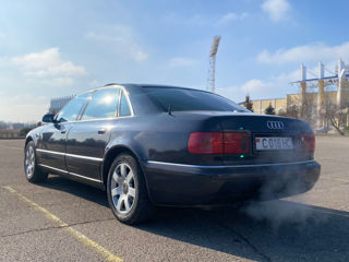 Audi A8 foto 8