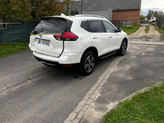 Nissan X-Trail foto 2