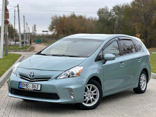 Toyota Prius v