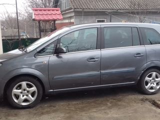 Opel Zafira foto 1