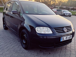 Volkswagen Touran foto 3