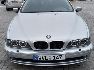 BMW 5 Series foto 3