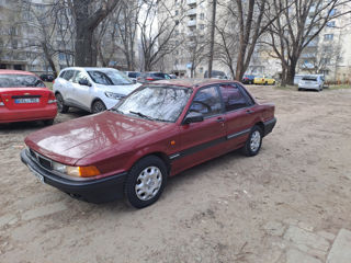 Mitsubishi Galant foto 2