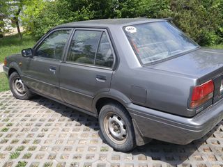 Nissan Sunny foto 5