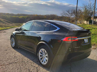 Tesla Model X foto 6