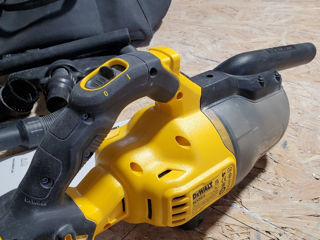 Aspirator Dewalt la acumulator. foto 4