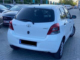 Toyota Yaris foto 3