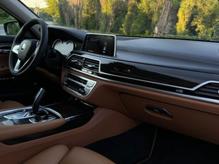 BMW 7 Series foto 8