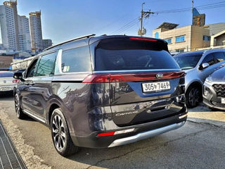 KIA Carnival foto 2