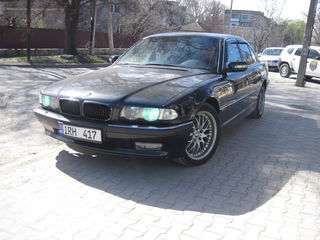 BMW 7 Series foto 3