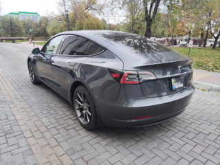 Tesla Model 3 foto 4