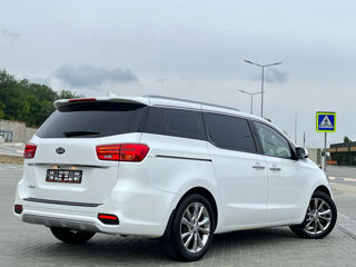 KIA Carnival foto 4