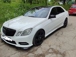 Mercedes E-Class foto 1