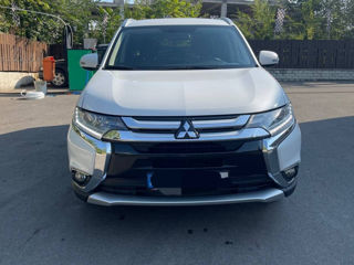 Mitsubishi Outlander foto 2