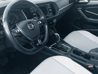 Volkswagen Jetta foto 8