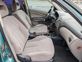 Nissan Almera foto 11