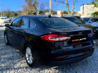 Ford Fusion foto 6