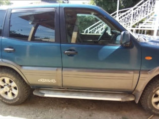 Nissan Terrano foto 4