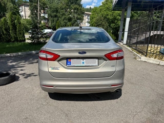 Ford Fusion foto 6